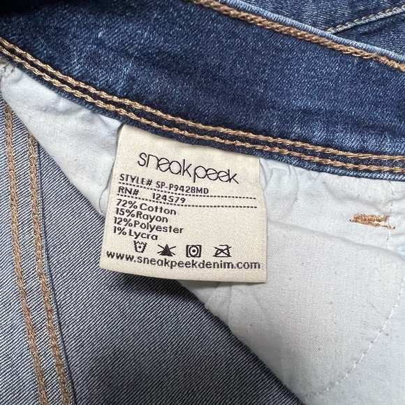 Sneak Peek jeans. Size 7 - Picture 7 of 7